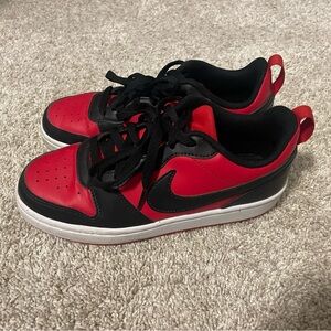 Nike Court Borough Low size 4Y